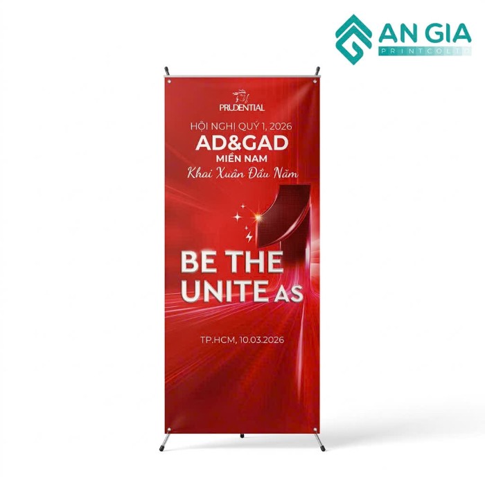 Hướng dẫn lắp standee x đẹp chuẩn tại inangia